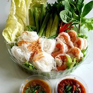 หอย กุ้ง หมู เนื้อ ลวกจิ้ม by พี่หมี
