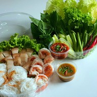 หอย กุ้ง หมู เนื้อ ลวกจิ้ม by พี่หมี