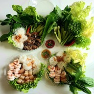 หอย กุ้ง หมู เนื้อ ลวกจิ้ม by พี่หมี