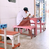 ราดหน้าหมูหมักเจ้าเก่าเขาตาโล