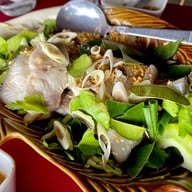 ร้านอาหารนางนวล ( ท่าจับปลาบึก )