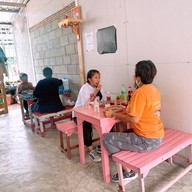 ราดหน้าหมูหมักเจ้าเก่าเขาตาโล