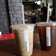 Impresso Espresso Bar ถนนสนามบินเก่า กองบิน41