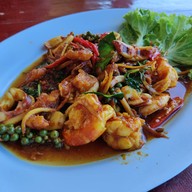 เจ๊พรปักษ์ใต้ ซีฟู้ด หาดแม่รำพึง ระยอง