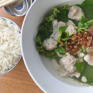 เกาเหลาเลือดหมูเจ้าเก่าสี่แยกบางนา