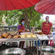 หน้าร้าน เป็ดพะโล้เจ้เค็ง ตลาดนัดเช้า เทศา ซ.2