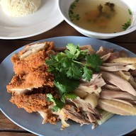 ร้านข้าวมันไก่ไหหลำโกยี สาขาถนน 345