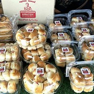 ขนมปังแลบลิ้น ครูต้อยเบเกอรี่ ตัวแทนหลักนนทบุรี ท่าน้ำนนทบุรี