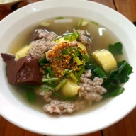 เมนูของร้าน ข้าวเลือดหมูตราด ตะเคียนคู่ จันทบุรี 2