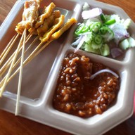 เมนูของร้าน ก๋วยเตี๋ยวสุโขทัย ตาปุ้ย ปตท.ลานหอย
