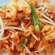 ผัดไทยเจ้หนู สี่แยกสนามบิน