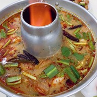 บ้านดาวล้อมเดือน