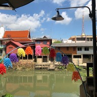 ก๋วยเตี๋ยวเจ๊นิ ริมน้ำ เจ้าเก่า