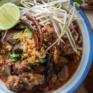 Oumeung อู้เมือง