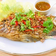 ข้าวแกงเต็มปาก