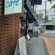 หน้าร้าน Decadent Cafe