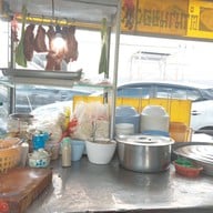 บะหมี่เกี๊ยวต้นตำรับ&ก๋วยเตี๋ยวเนื้อน้ำตก ข้างเซเว่นอิคคิวซัง -