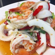 เฮียหมู  14 อเวนิว(AVENUE  HOTEL)