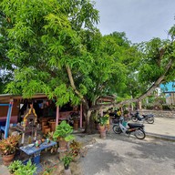 หน้าร้าน ก๋วยเตี๋ยวน้ำแดงป้านิด