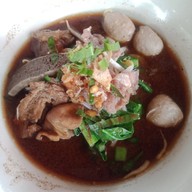 เมนูของร้าน เตี๋ยวเรือห้อยขาชมทุ่ง แม่วาง byก๋วยเตี๋ยวเรือทองศรี