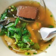 เมนูของร้าน โจ๊ก ต้มเลือดหมู (ผักจิงจูฉ่าย) ไ่ข่ระทะ ปากซอย สวนสยาม 1