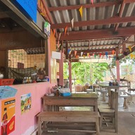 บรรยากาศ ก๋วยเตี๋ยวน้ำแดงป้านิด