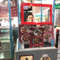 ราดหน้าพันล้าน (นายเอ็กจือ) สาขาตลาดน้ำคลองลัดมะยม