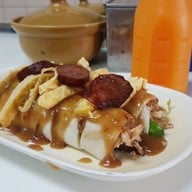 วโรชา (เต็ง) ก๋วยเตี๋ยวลูกชิ้นปลา