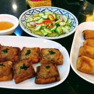 บ้านส้มตำ ผัดไท