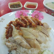 เมนูของร้าน อาชีพก๋ง