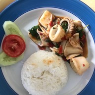 เฮียปุ้ยพุงพลุ้ย