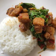 เฮียปุ้ยพุงพลุ้ย