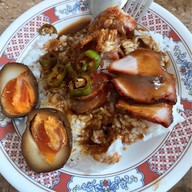 เมนูของร้าน เซี้ยเหล่ายี่ห้อ (ข้าวหมูแดงแปลงนาม)