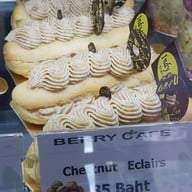Berry Cafe แสนตุ้ง