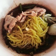 เมนูของร้าน ก๋วยเตี๋ยวเรือเจ๊นา