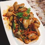 เกตน์สิรี ส้มตำ ของย่าง  แมลงทอด สันทราย