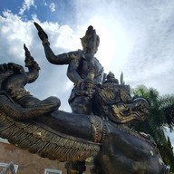 วัดมกุฏคีรีวันเขาใหญ่