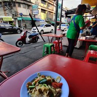 บรรยากาศ ใบกระเพรา อาหารตามสั่ง