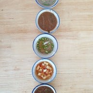 หมูสามทรง ริมปิง นวรัฐ