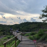 ทุ่งหญ้าสีทอง เขาหล่น นครนายก