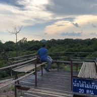 ทุ่งหญ้าสีทอง เขาหล่น นครนายก