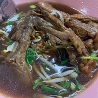 ราชาหมูกรอบ