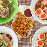 ก๋วยเตี๋ยวต้มยำพันรี -