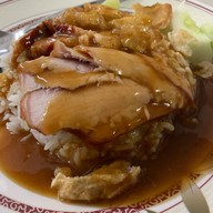 ราชาหมูกรอบ