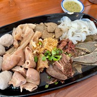 เมนูของร้าน ก๋วยเตี๋ยวเนื้อวัวสุราษฎร์ธานี @น่าน