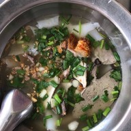 เมนูของร้าน ก๋วยจั้บสามแยก