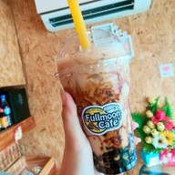 Fullmoon Cafe'