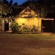 บรรยากาศ ครัวลงพุง เกาะลอย