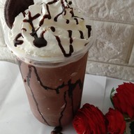 ร้านช่อลดา กาแฟสด-ชานมไข่มุก (ป้ายรถเมลล์ริมทางรถไฟ  แอร์พอตลิงค์ลาดกระบัง)