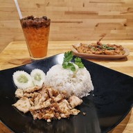เมนูของร้าน ใบกระเพรา